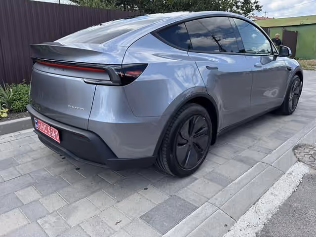 Tesla Model Y - зображення 5