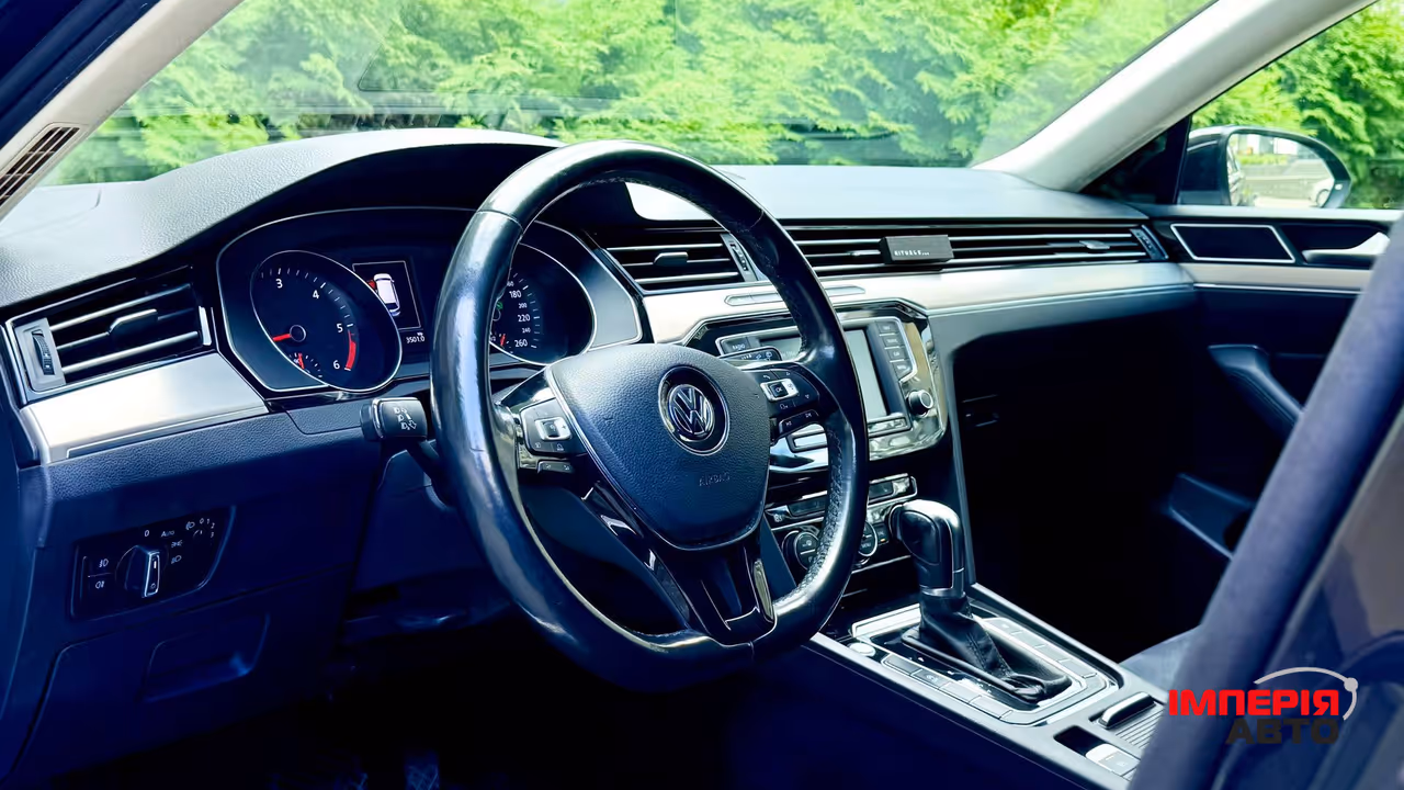 Volkswagen Passat - фото 18