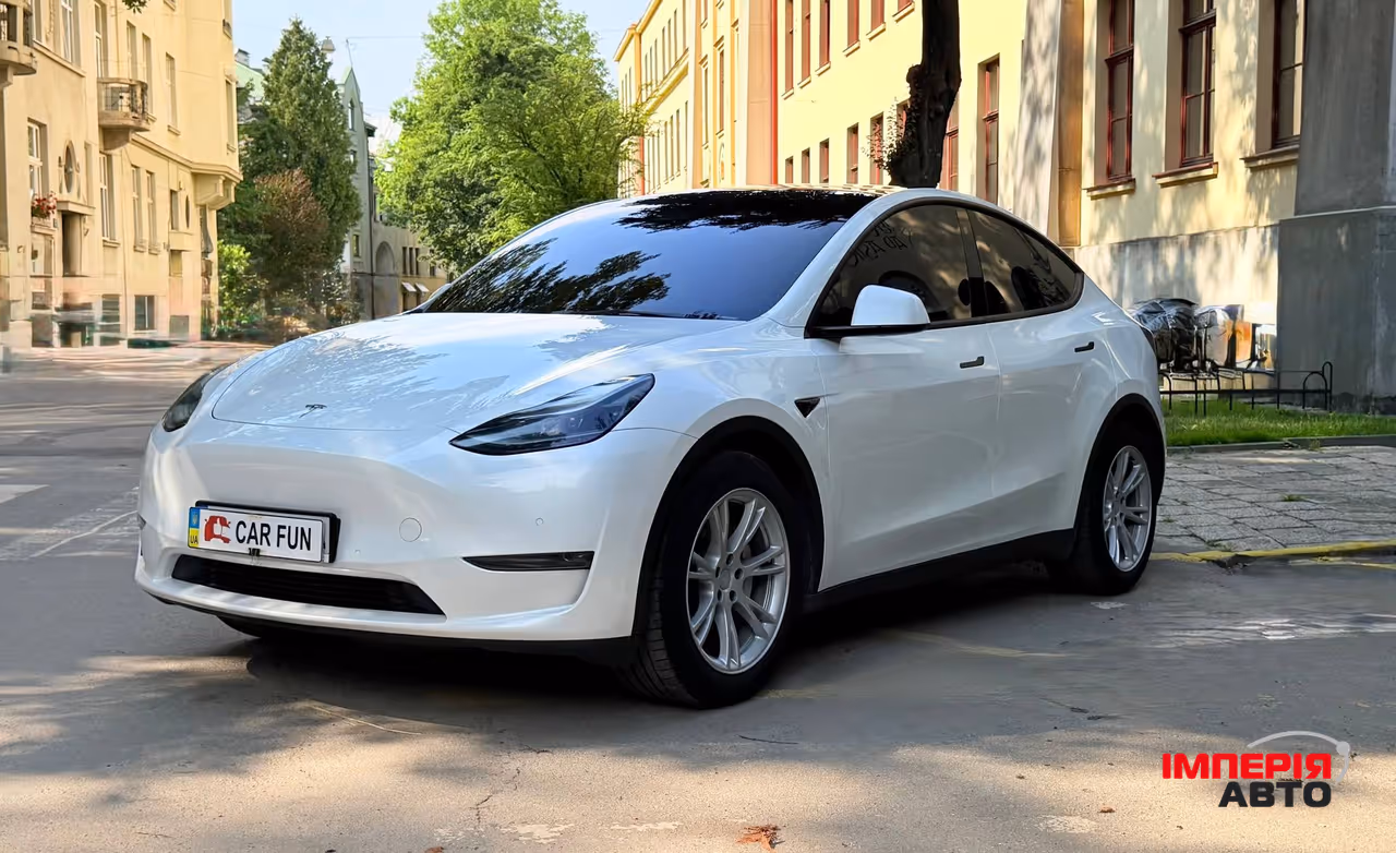 Tesla Model Y - фото 1