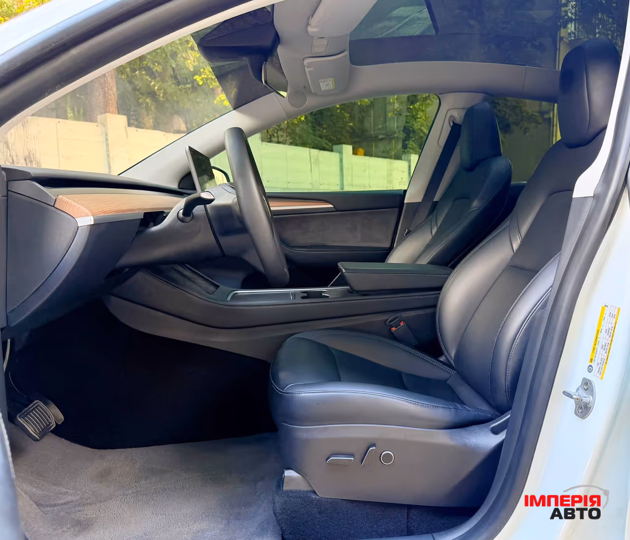 Tesla Model Y - фото 12