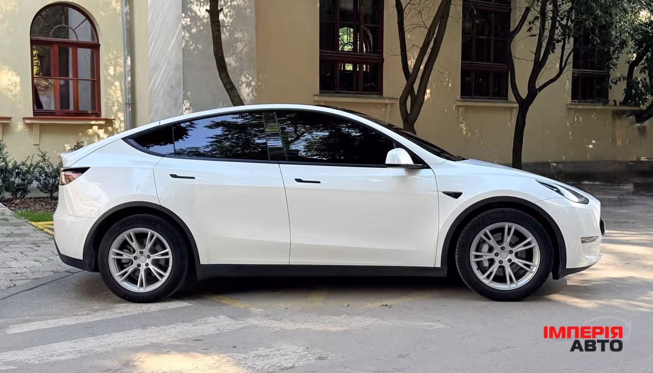 Tesla Model Y - фото 3