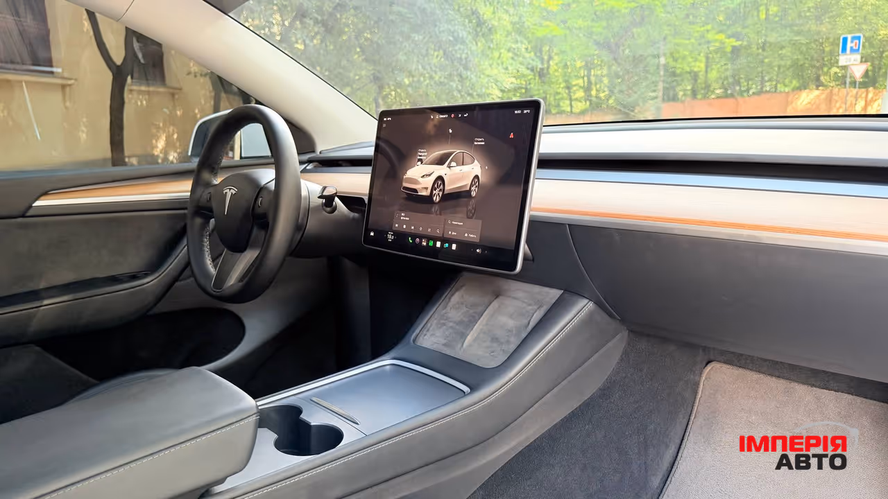 Tesla Model Y - фото 15