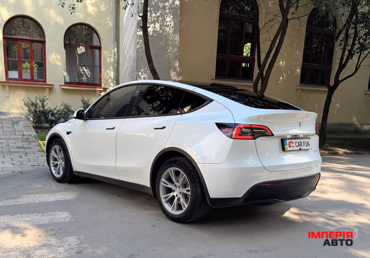 Tesla Model Y - фото 7