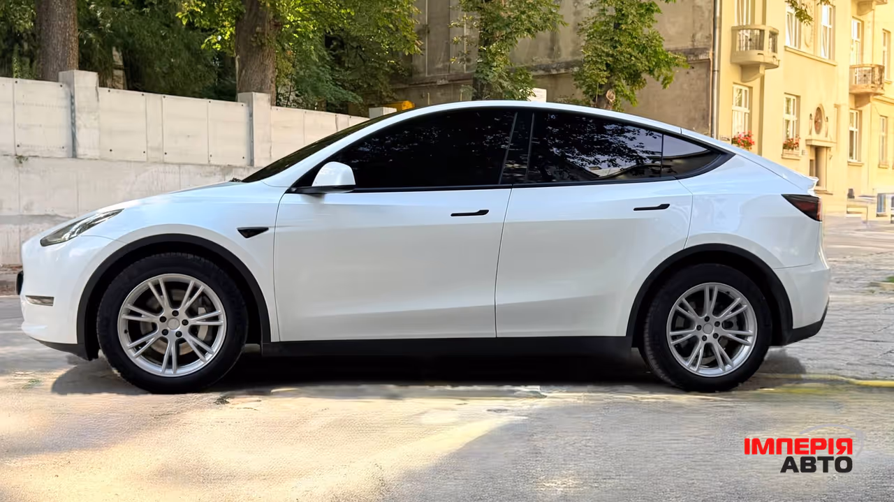 Tesla Model Y - фото 4