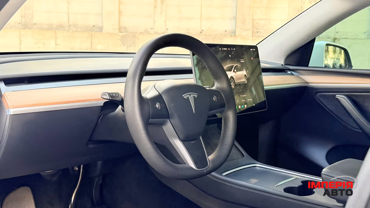 Tesla Model Y - фото 11