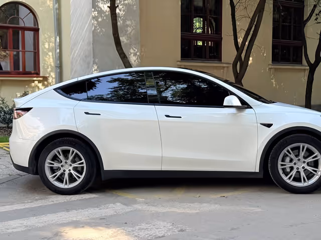 Tesla Model Y - зображення 3