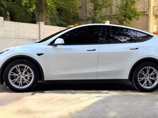 Tesla Model Y - зображення 4