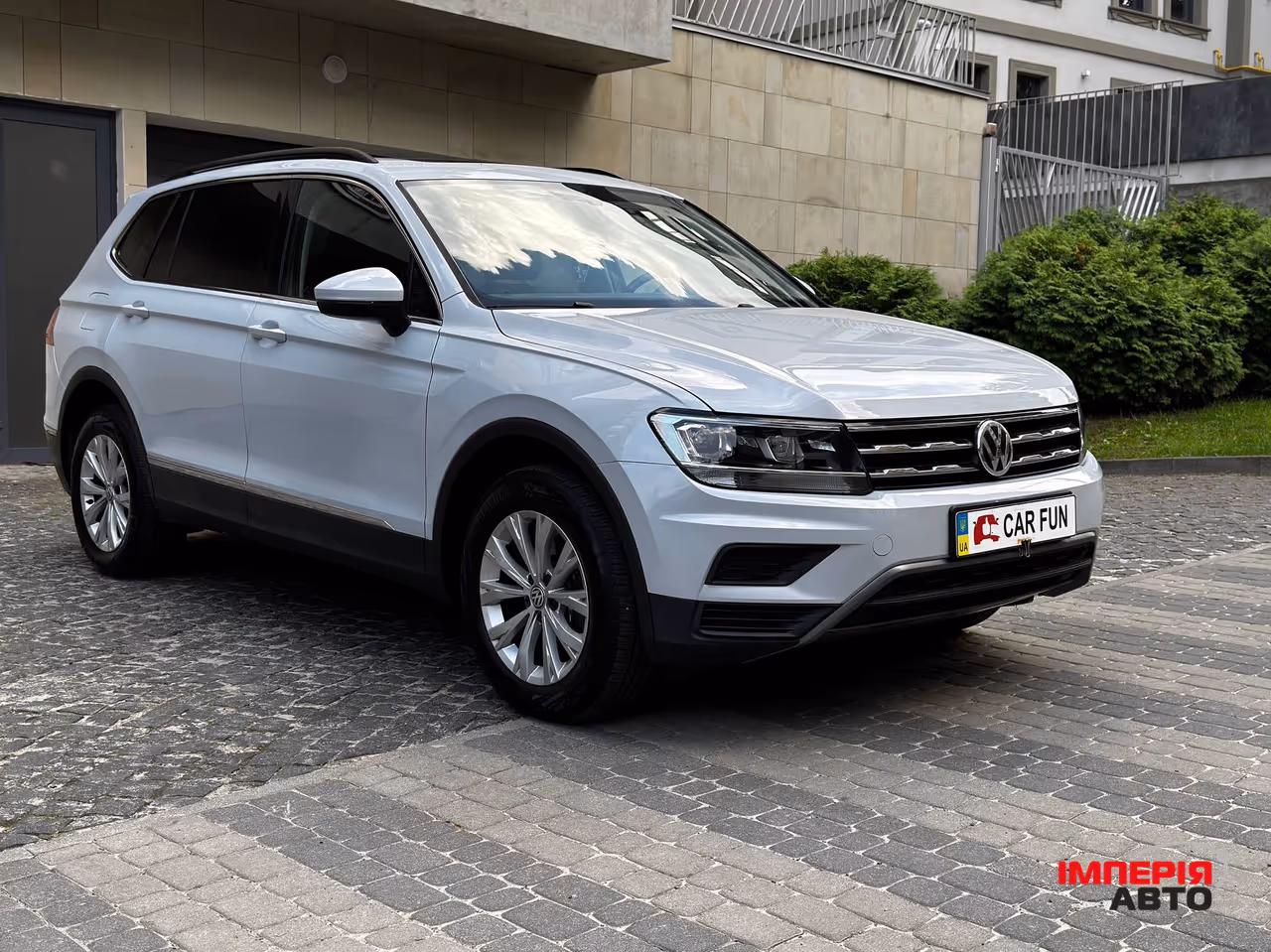 Volkswagen Tiguan - фото 3