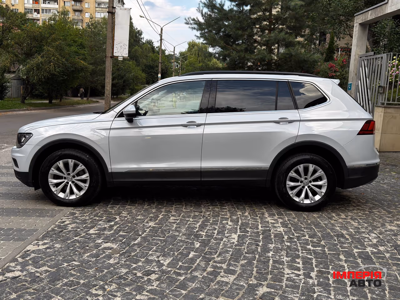 Volkswagen Tiguan - фото 5