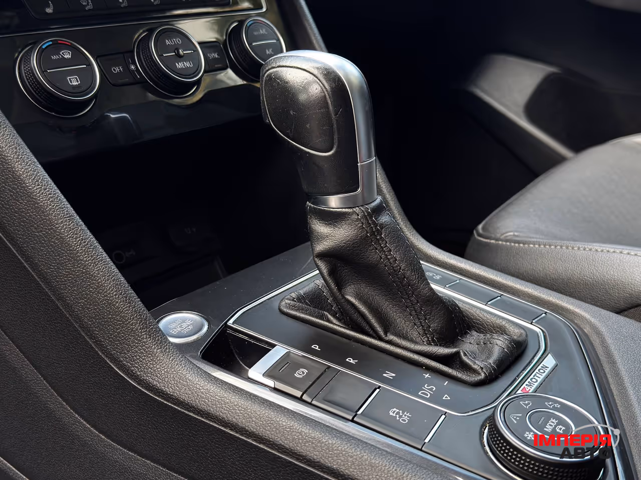 Volkswagen Tiguan - фото 14