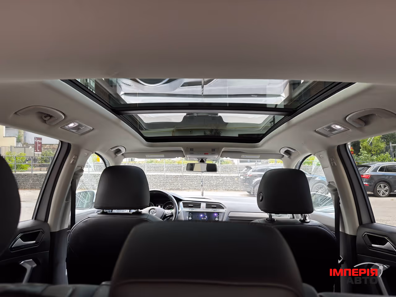 Volkswagen Tiguan - фото 11