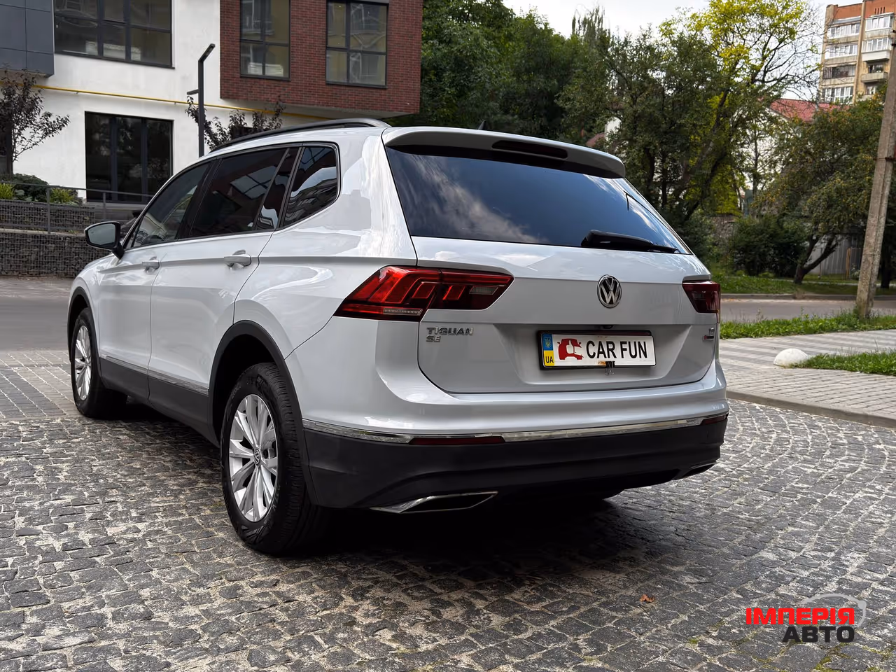 Volkswagen Tiguan - фото 6