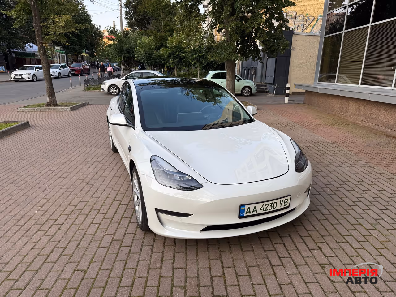 Tesla Model 3 - фото 2