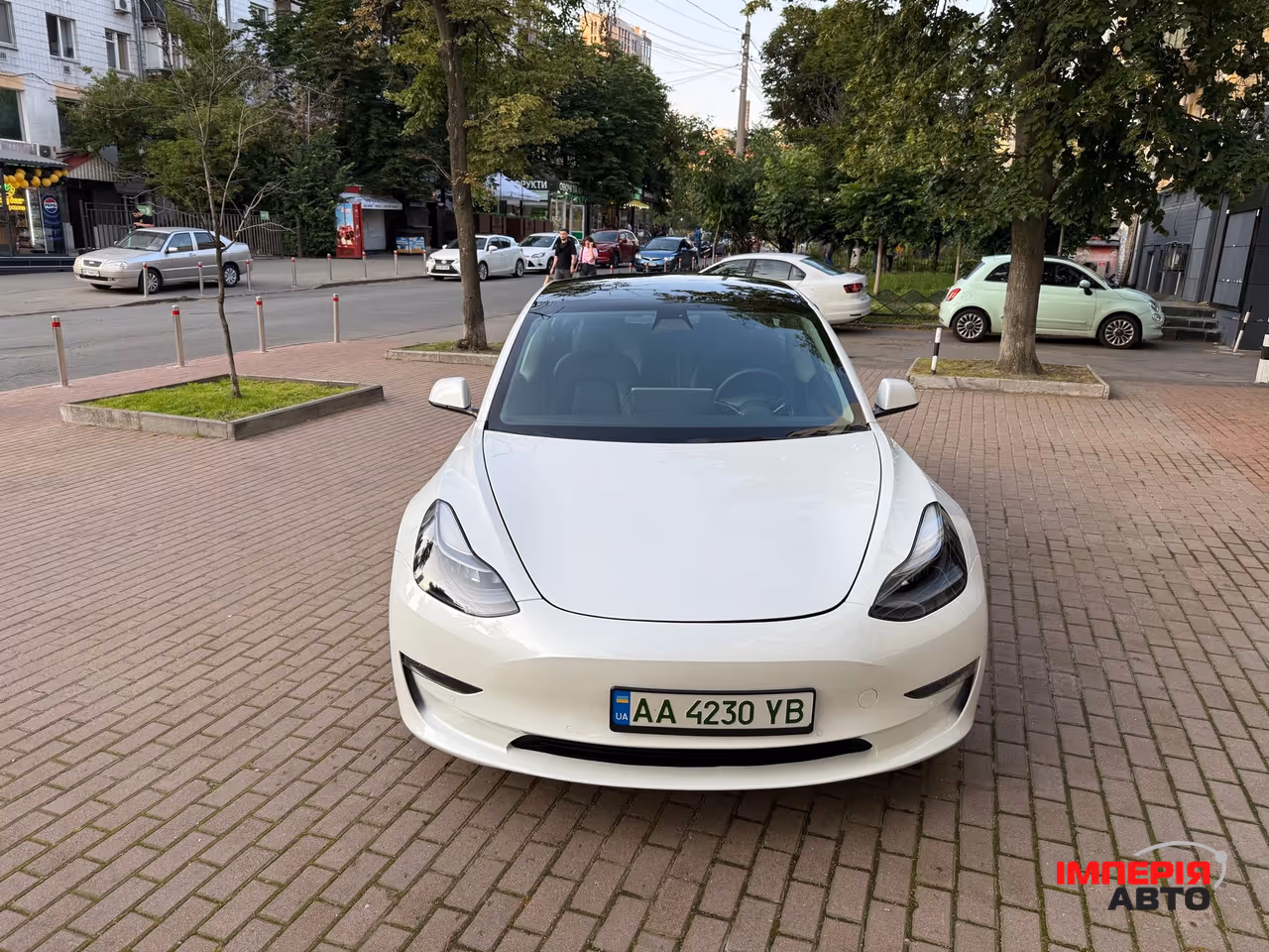 Tesla Model 3 - фото 1