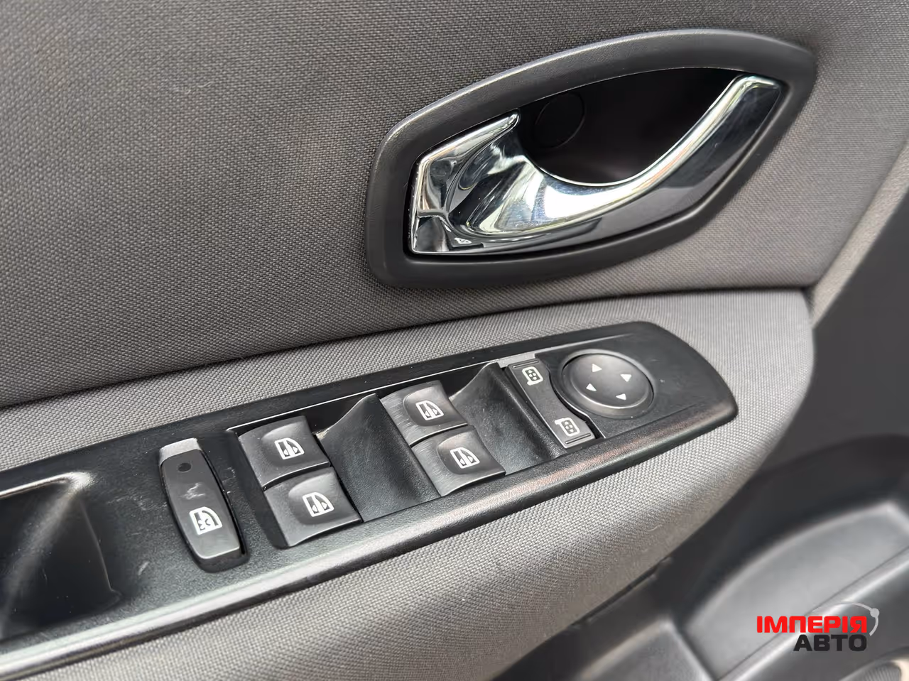 Renault Scenic - фото 14