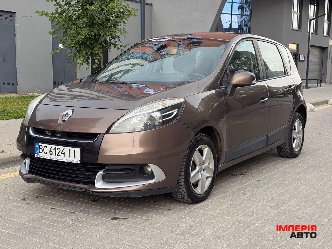 Renault Scenic - фото 1