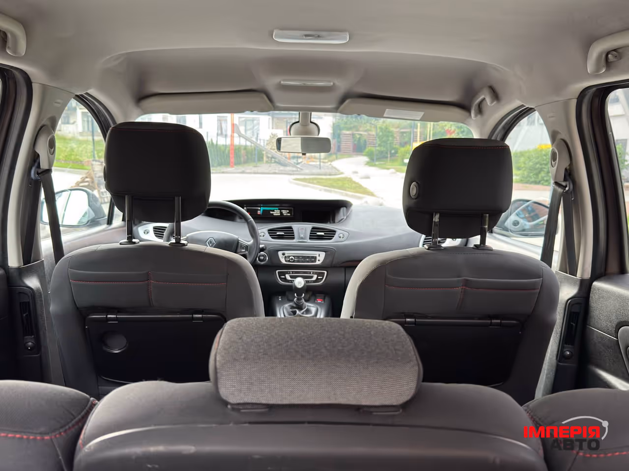 Renault Scenic - фото 10
