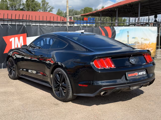 Ford Mustang - зображення 4