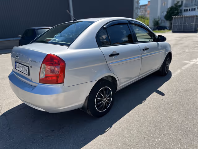 Hyundai Accent - зображення 4
