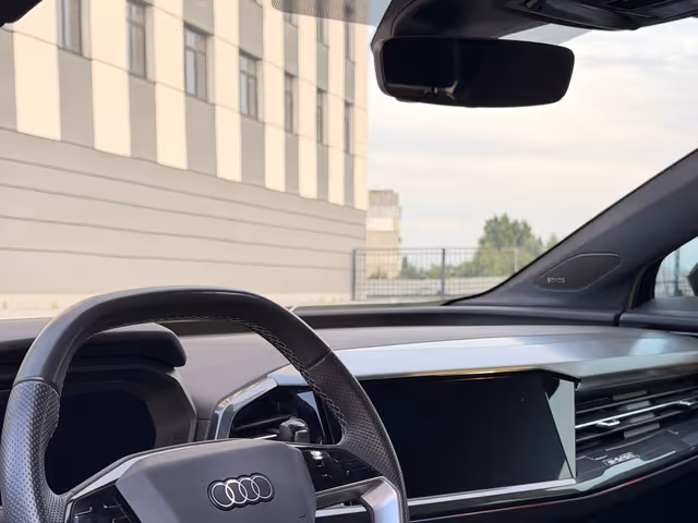 Audi Q4 e-tron - зображення 4