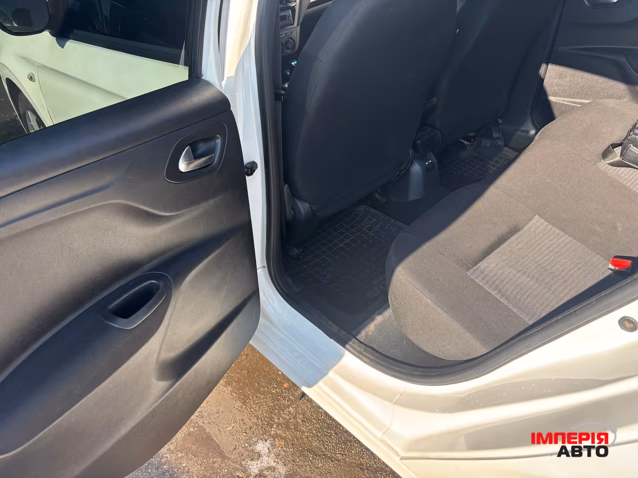 Peugeot 301 - фото 17