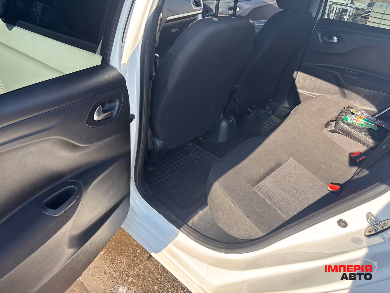Peugeot 301 - фото 16