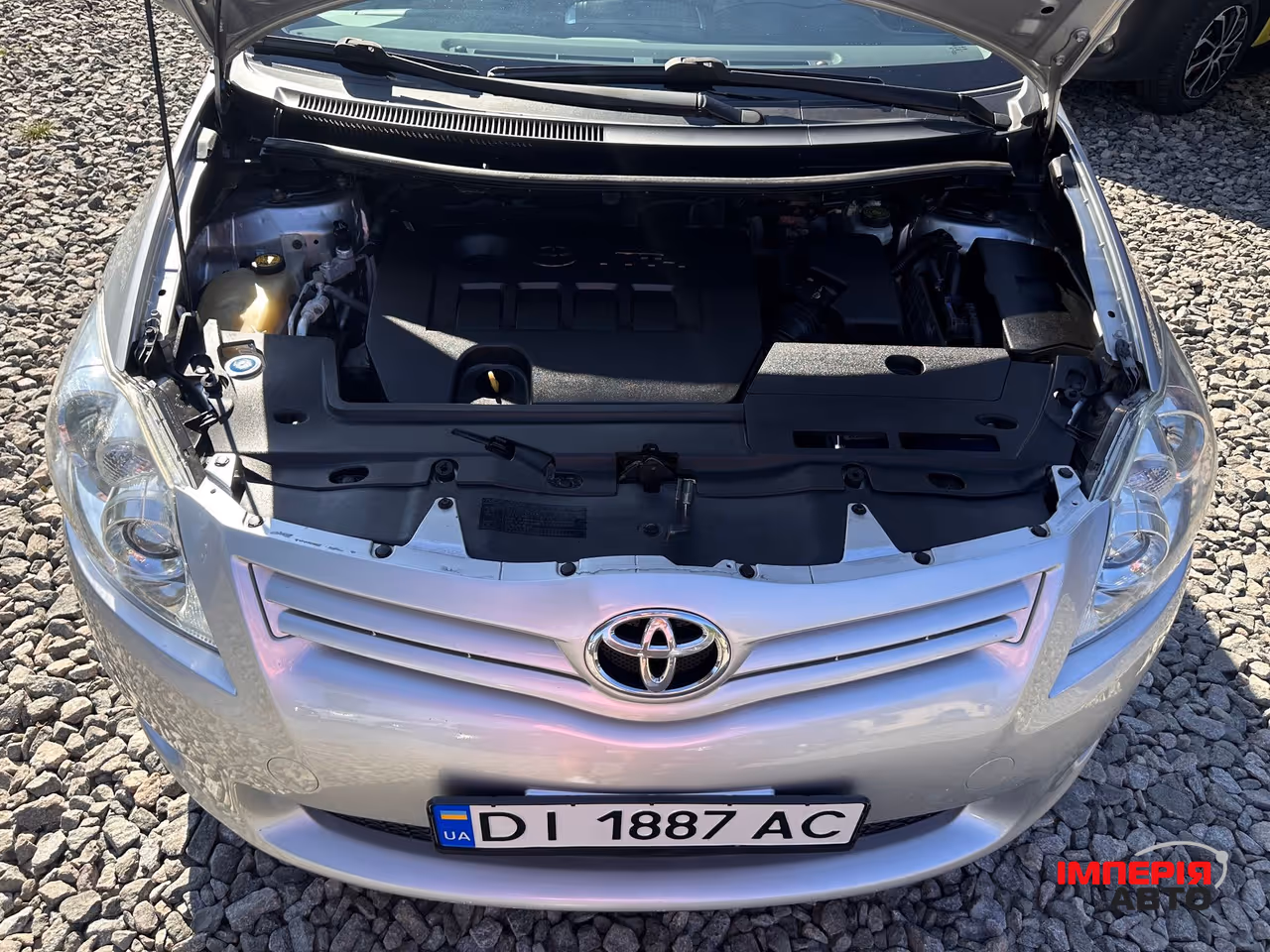Toyota Auris - фото 5
