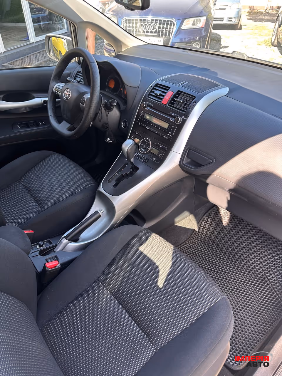 Toyota Auris - фото 7