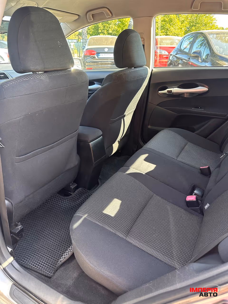 Toyota Auris - фото 10