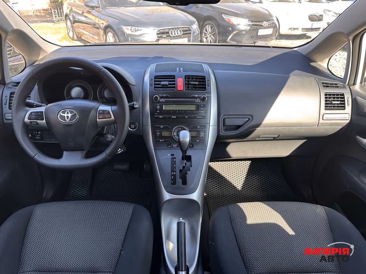 Toyota Auris - фото 4