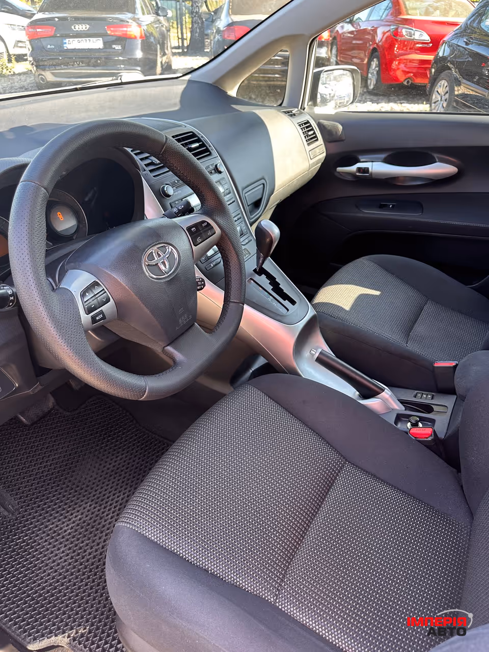 Toyota Auris - фото 6