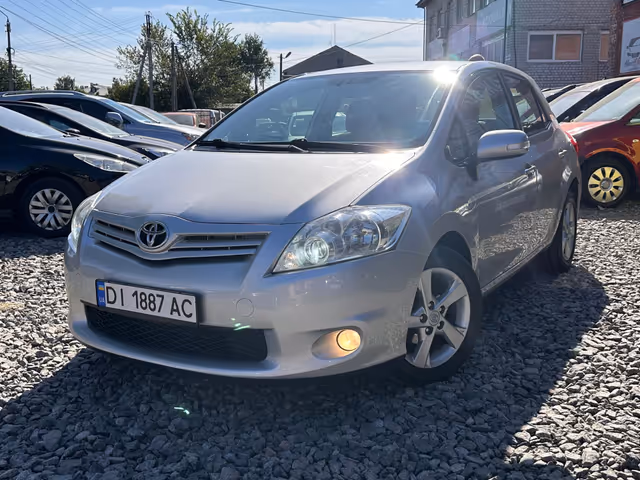 Toyota Auris - зображення 2