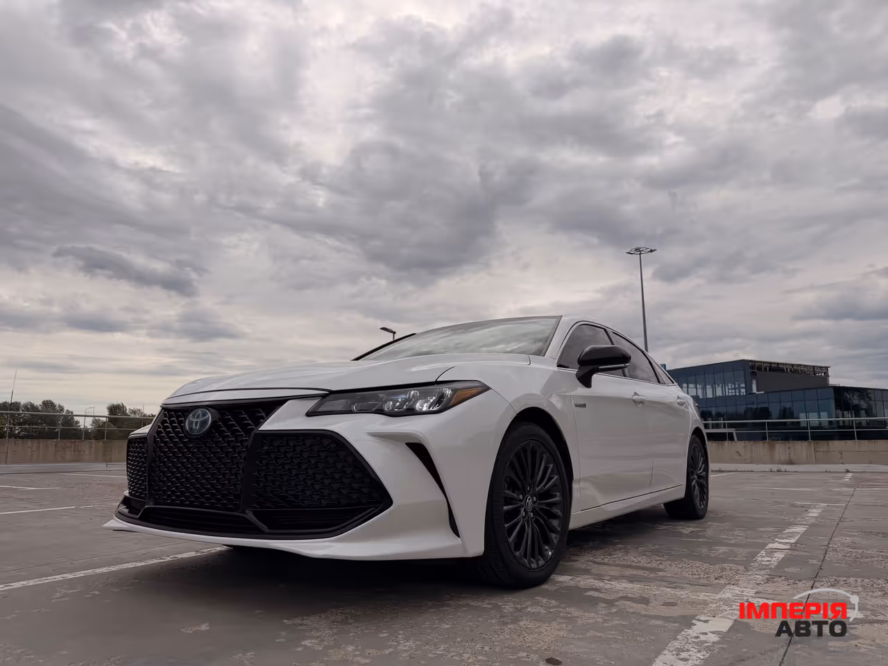 Toyota Avalon - фото 1