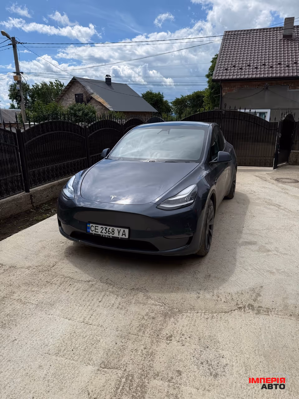 Tesla Model Y - фото 1