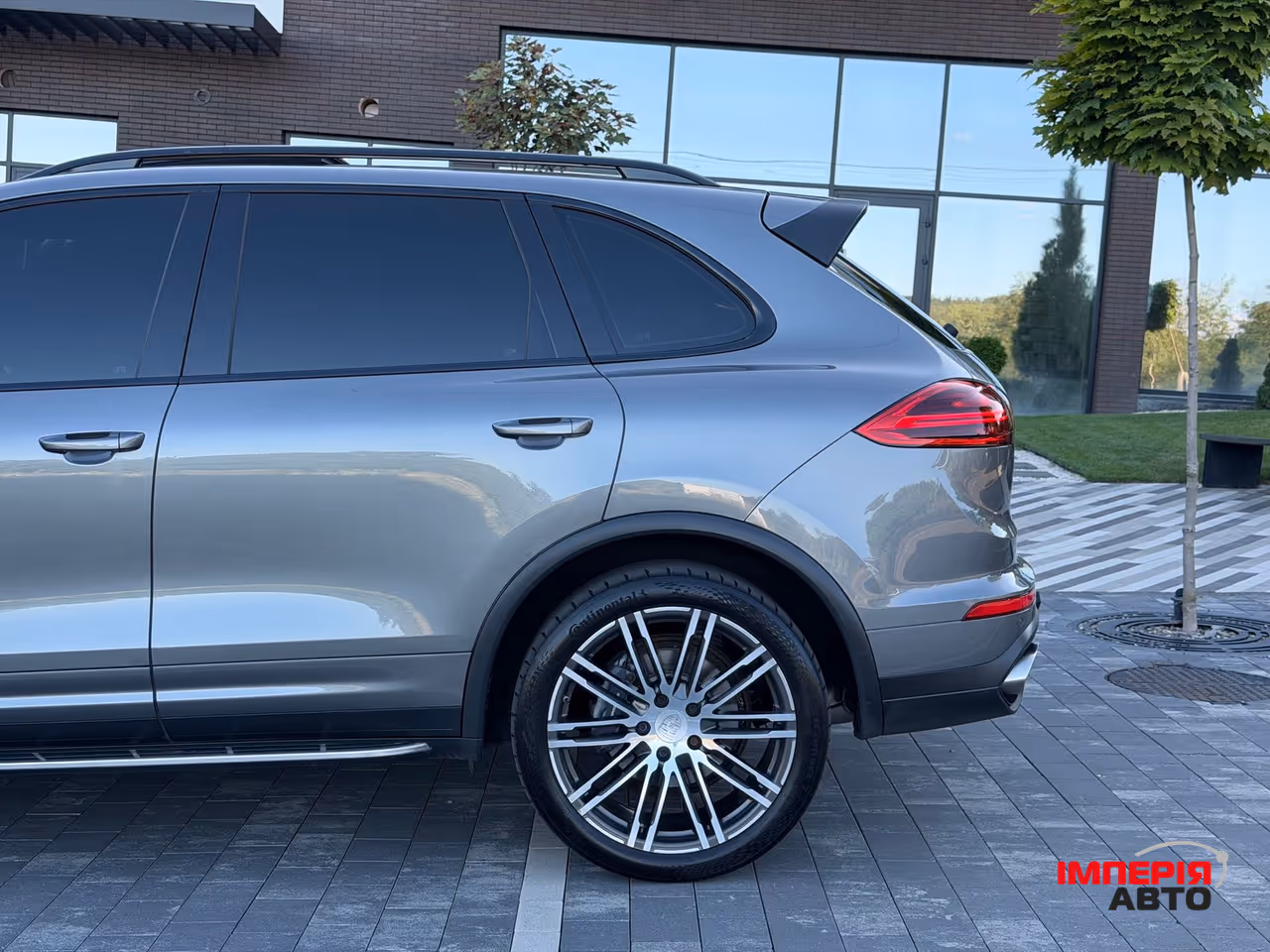 Porsche Cayenne - фото 12