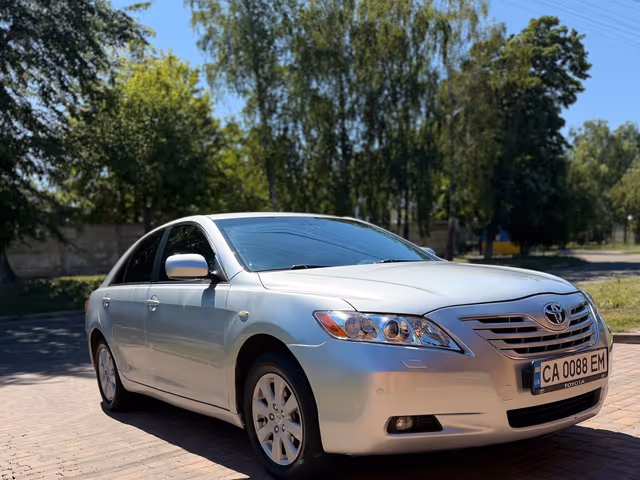 Toyota Camry - зображення 1