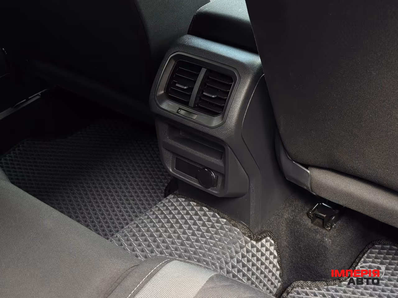 Volkswagen Tiguan - фото 48