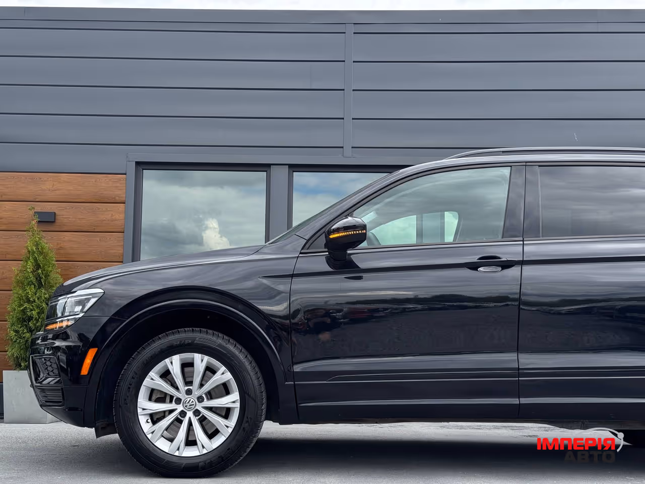 Volkswagen Tiguan - фото 11