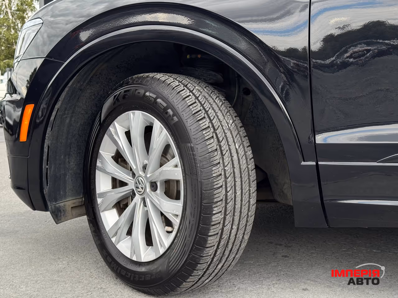 Volkswagen Tiguan - фото 4