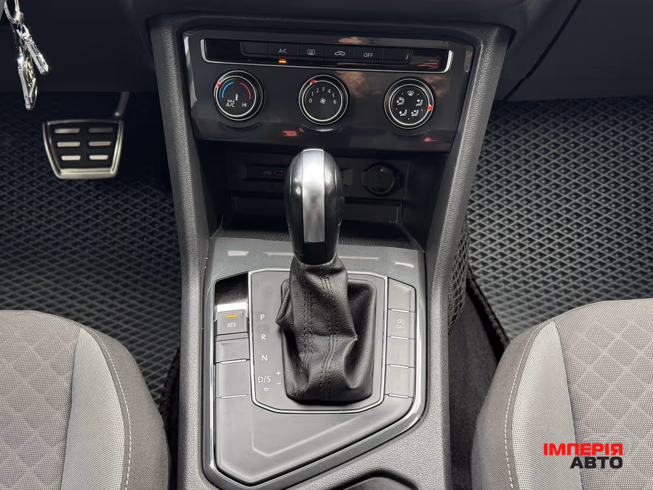 Volkswagen Tiguan - фото 52