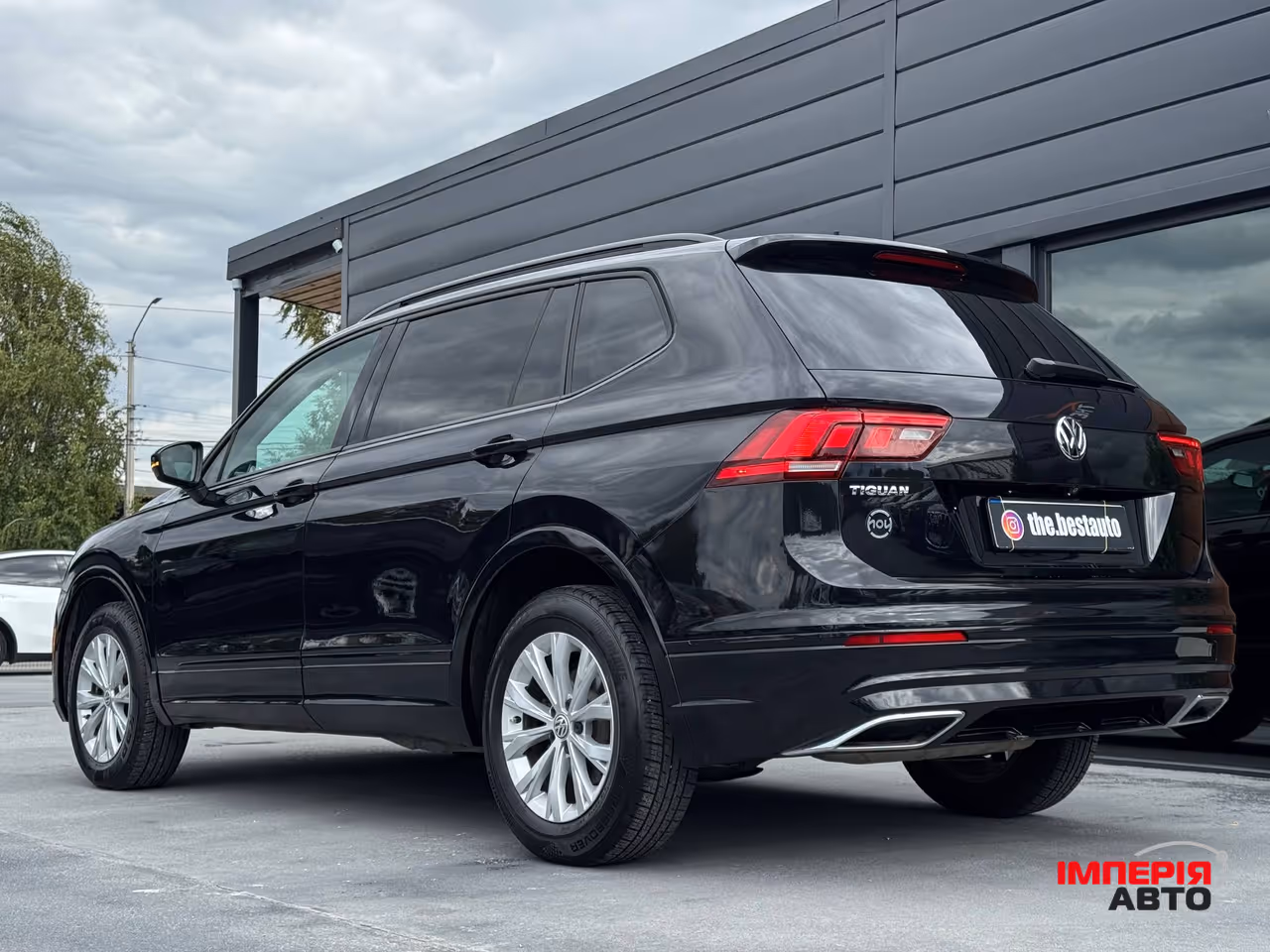 Volkswagen Tiguan - фото 13