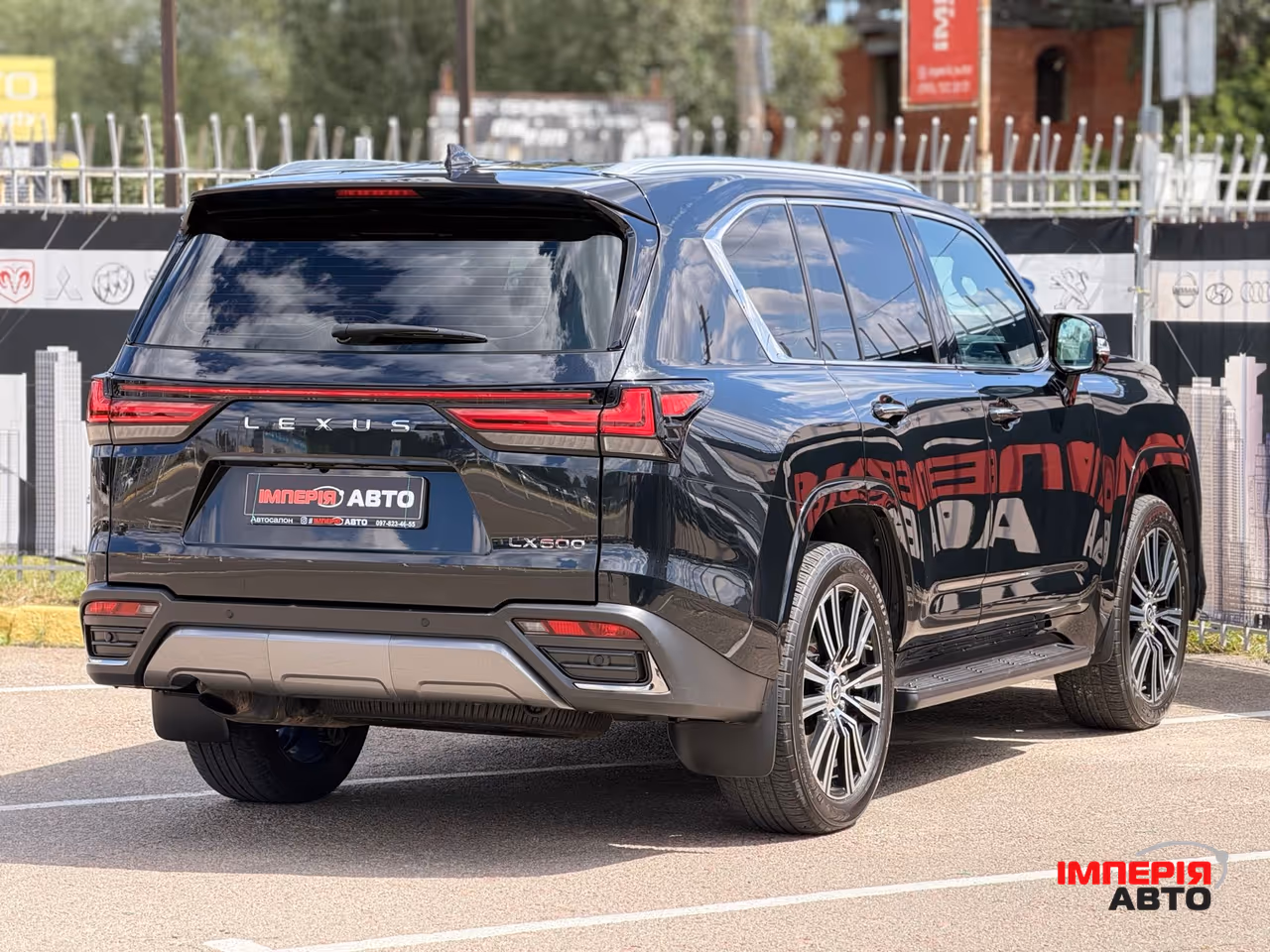 Lexus LX - фото 6