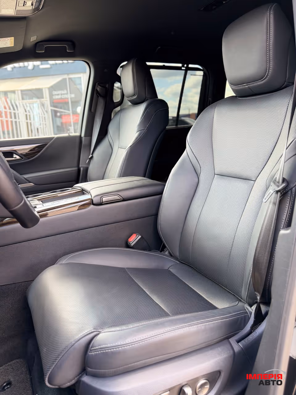 Lexus LX - фото 9