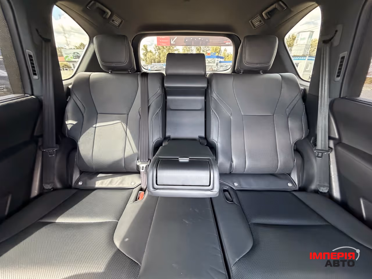Lexus LX - фото 10