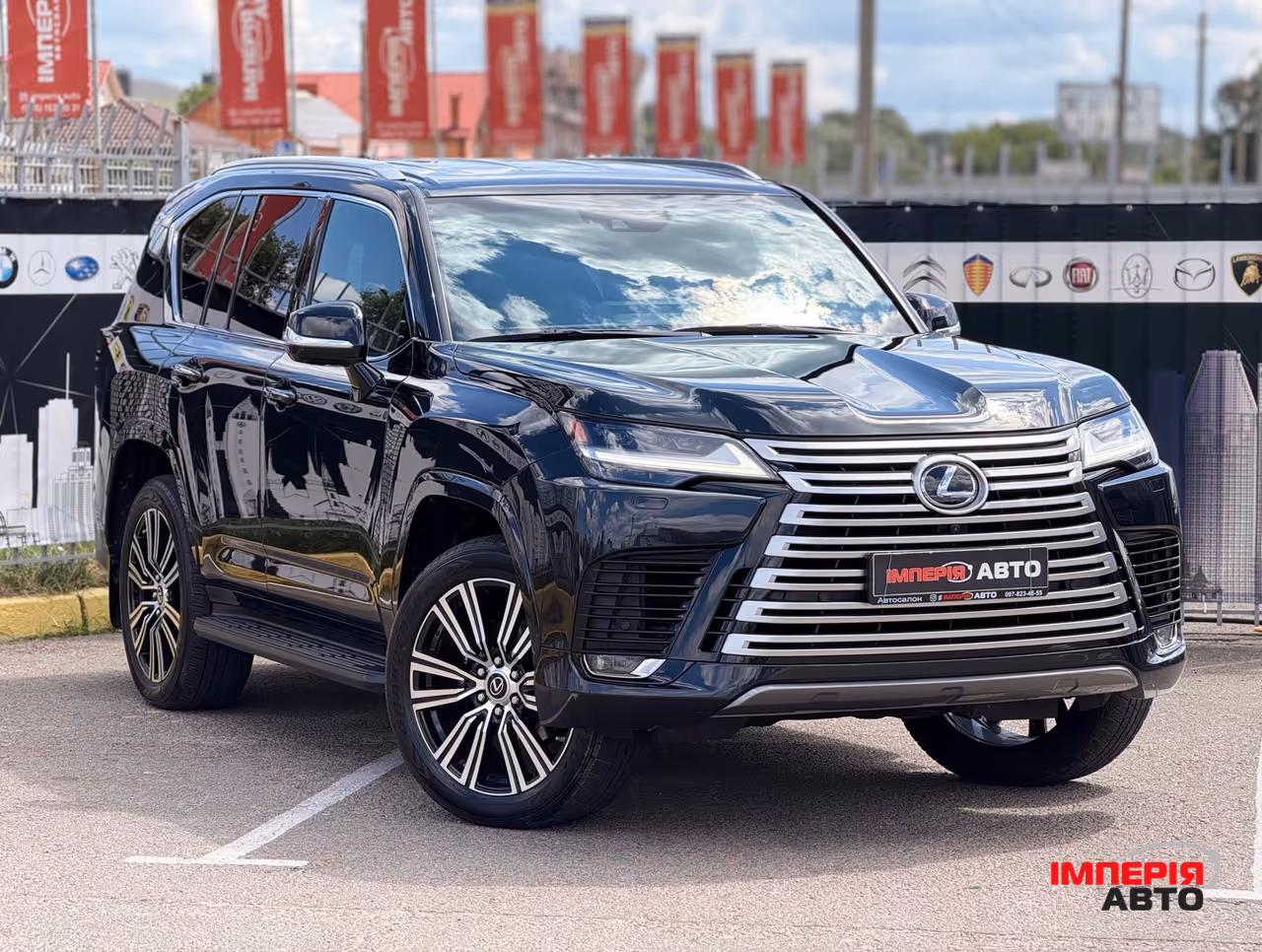 Lexus LX - фото 1