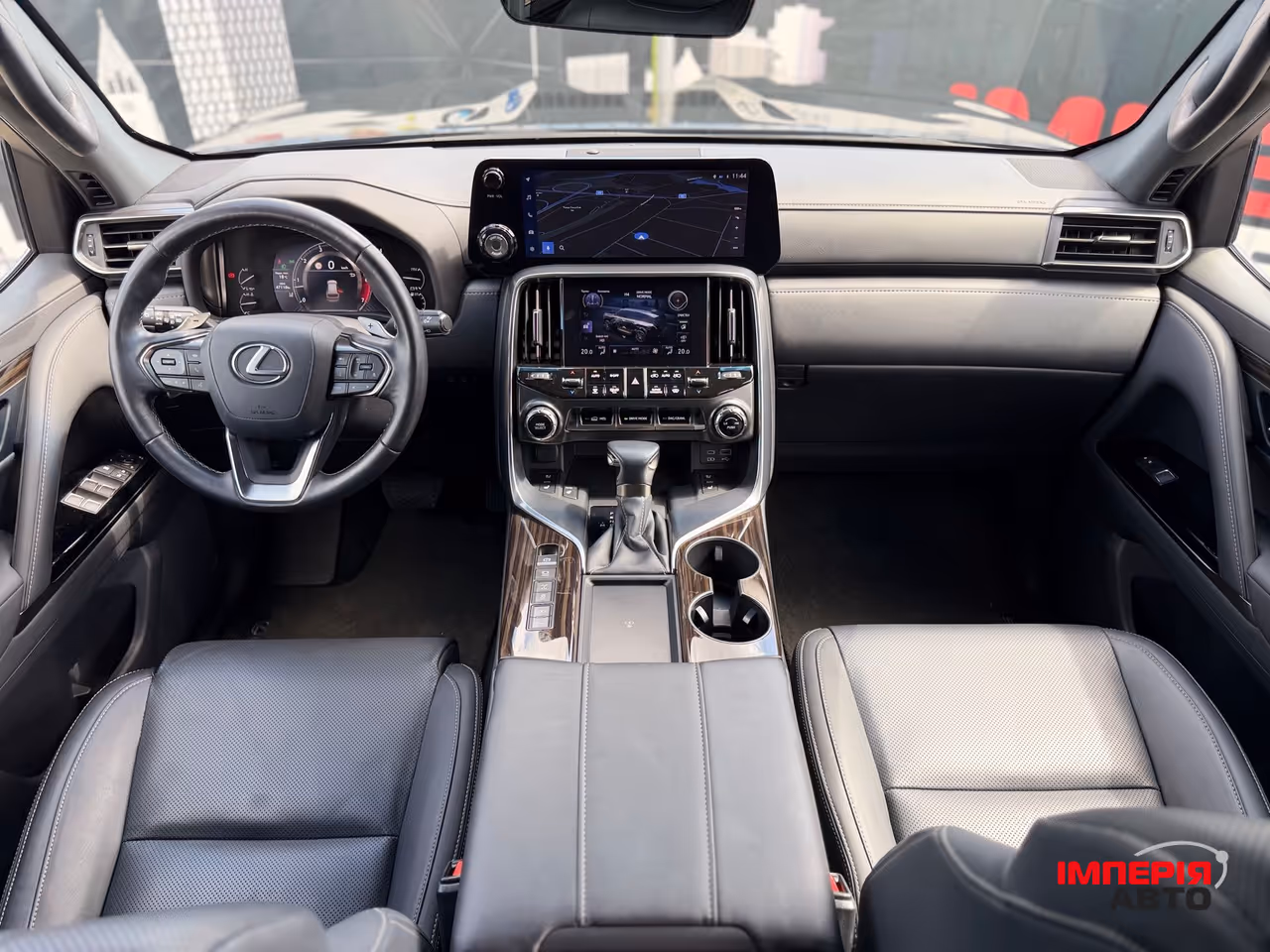 Lexus LX - фото 7
