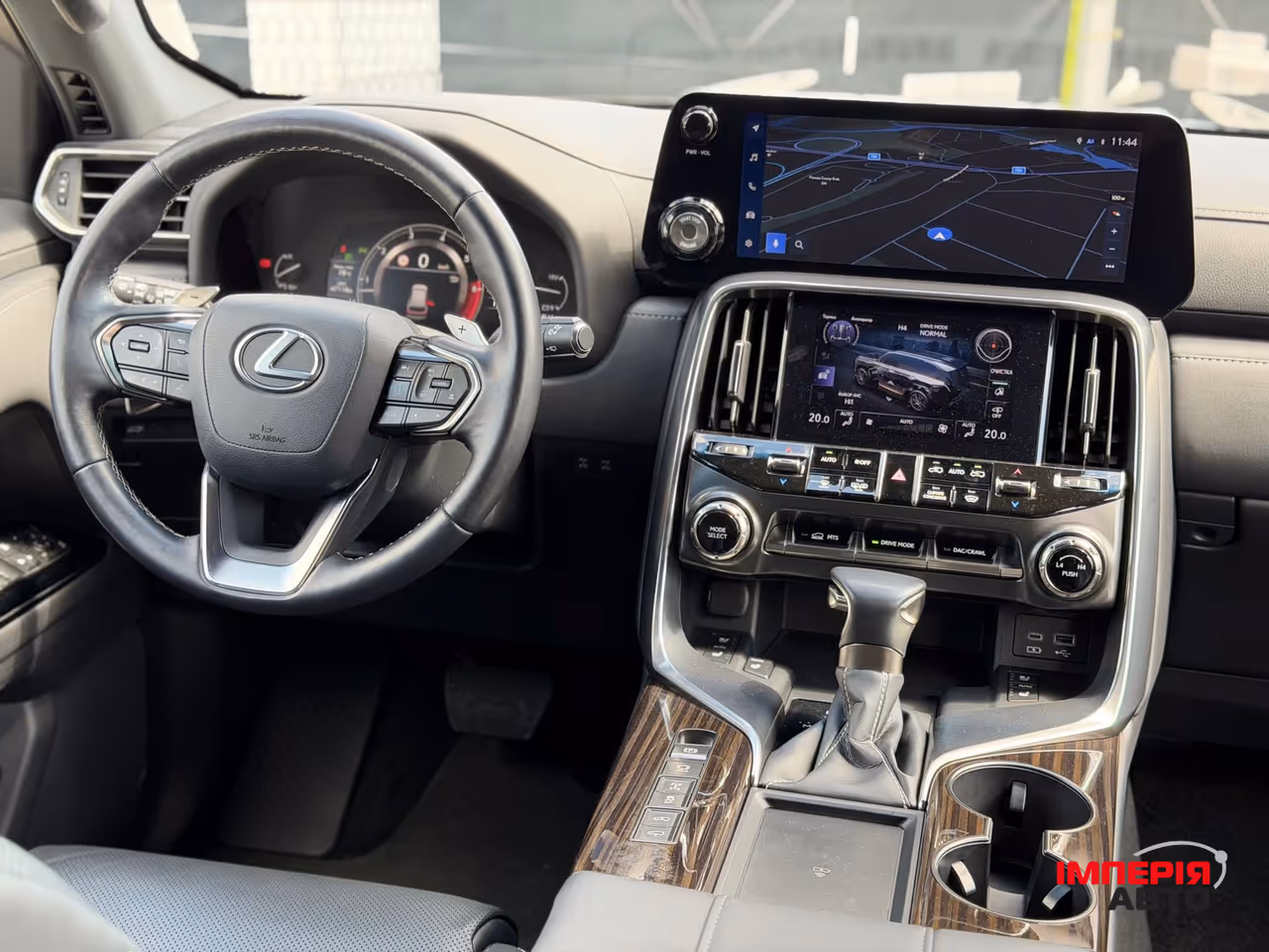 Lexus LX - фото 8