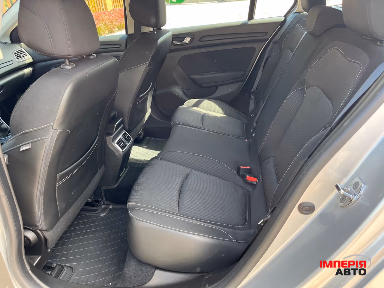 Renault Megane - фото 10