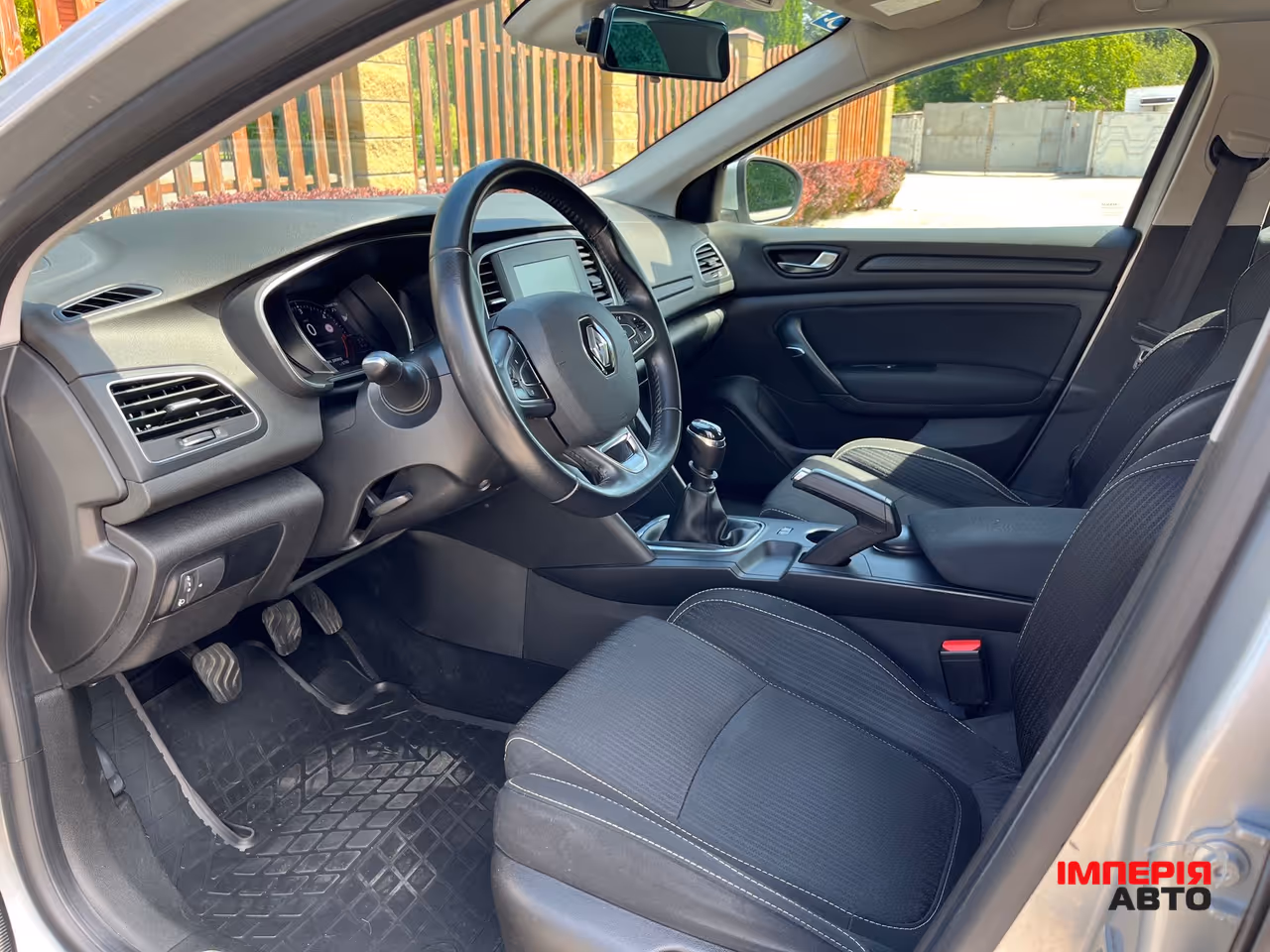Renault Megane - фото 9