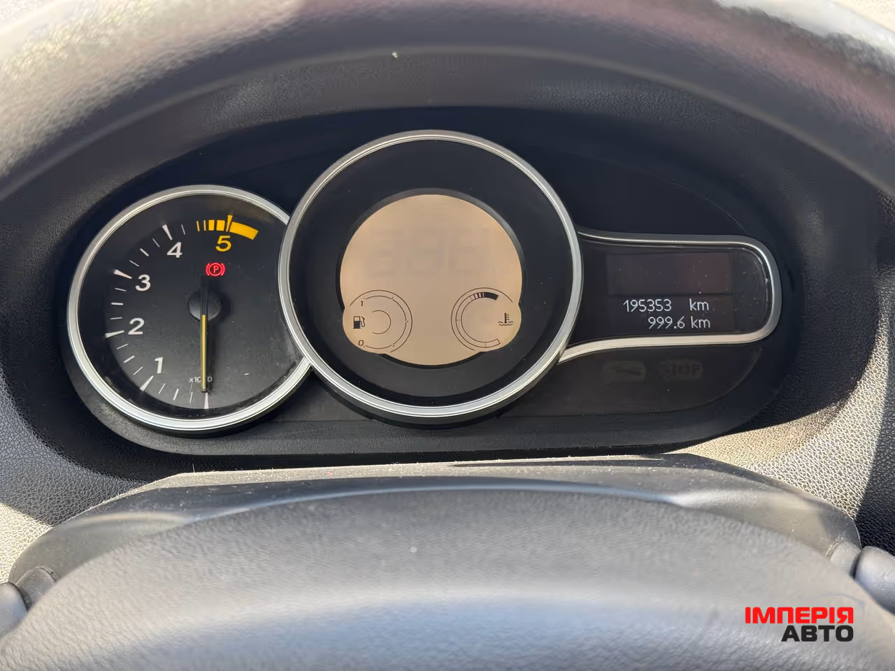 Renault Megane - фото 23
